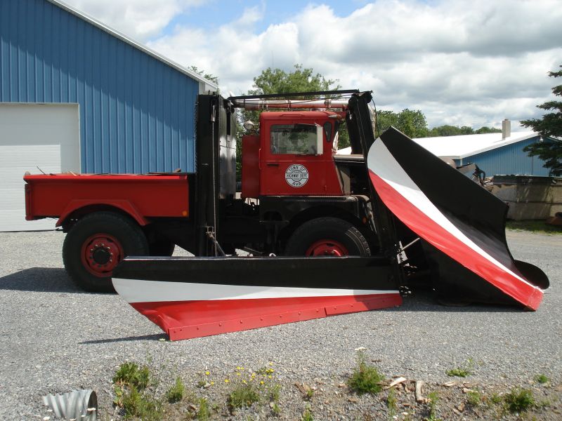 http://www.badgoat.net/Old Snow Plow Equipment/Trucks/Walter 100 Traction/Walter Snowfighters of Upstate New York/GW800H600-9.jpg